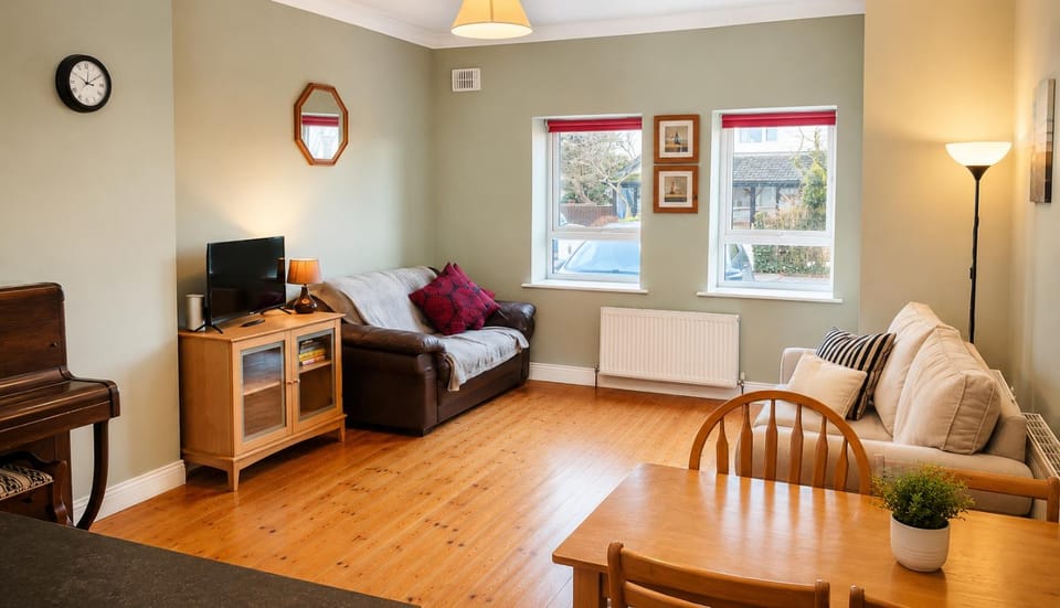 Communal lounge/ TV room, TV and multimedia, Living room, Seating area, Evening entertainment