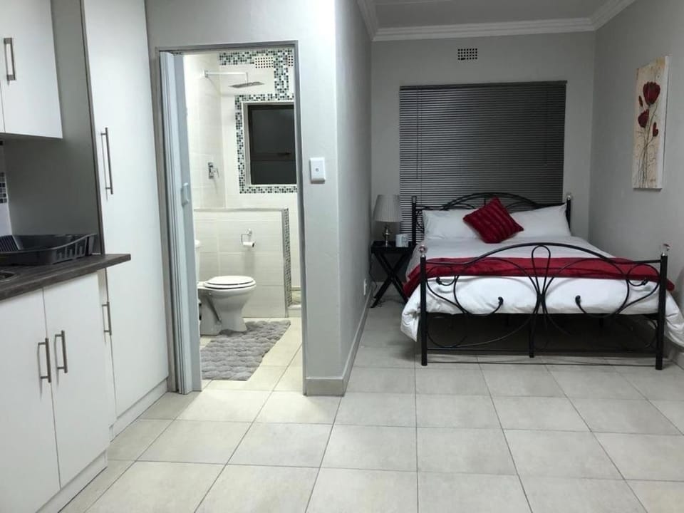 Checked Inn 2F Apartment in Gauteng