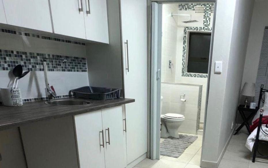 Checked Inn 2F Apartment in Gauteng
