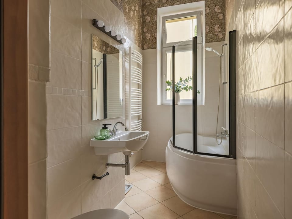 Crow Old Town Apartment - bespoke apartments Apartment in Krakow