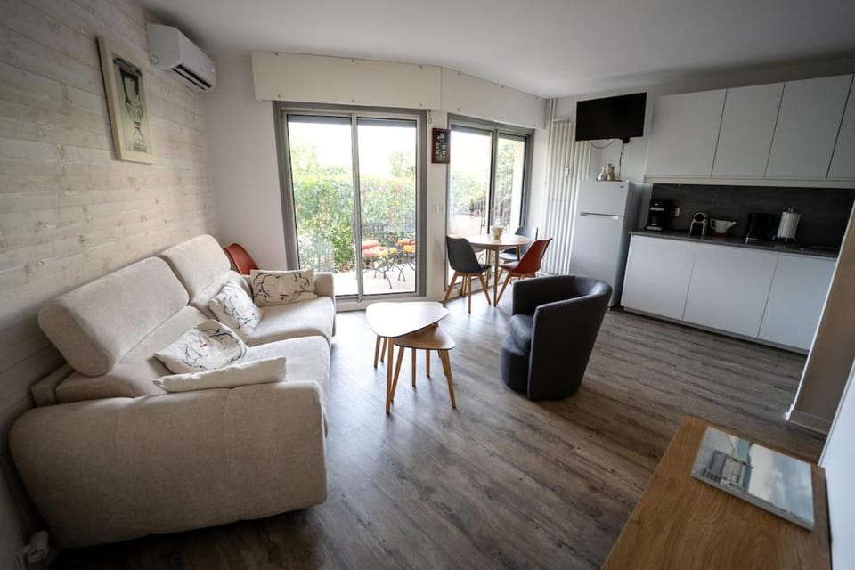 Studio Piscine Golf Proche Mer 4 Personnes Apartment in Mandelieu-La Napoule
