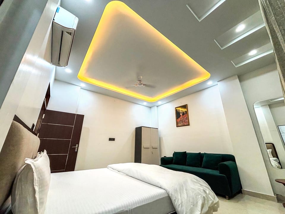 Bed, Photo of the whole room, Bedroom, air conditioner