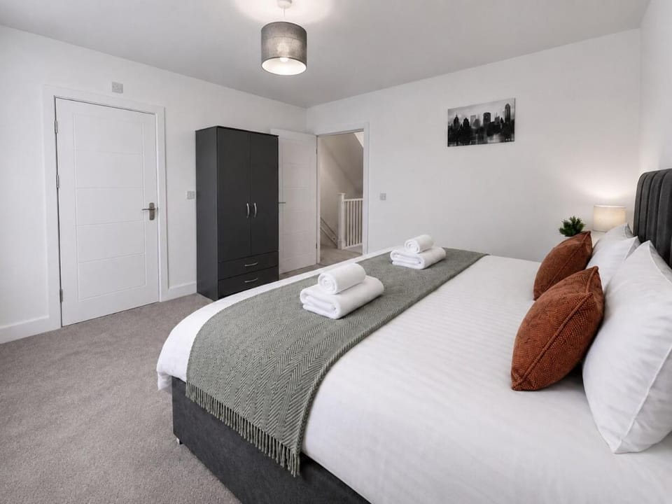 Bed, Bedroom