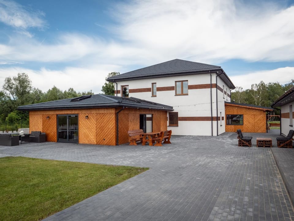 Property building, Day