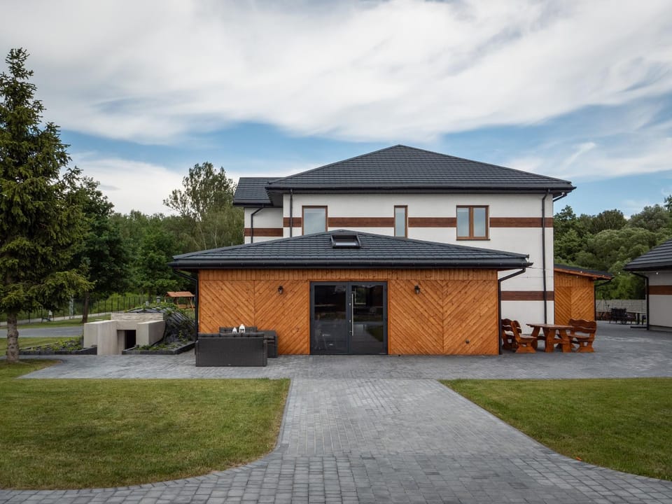 Property building, Day, Garden, Garden view