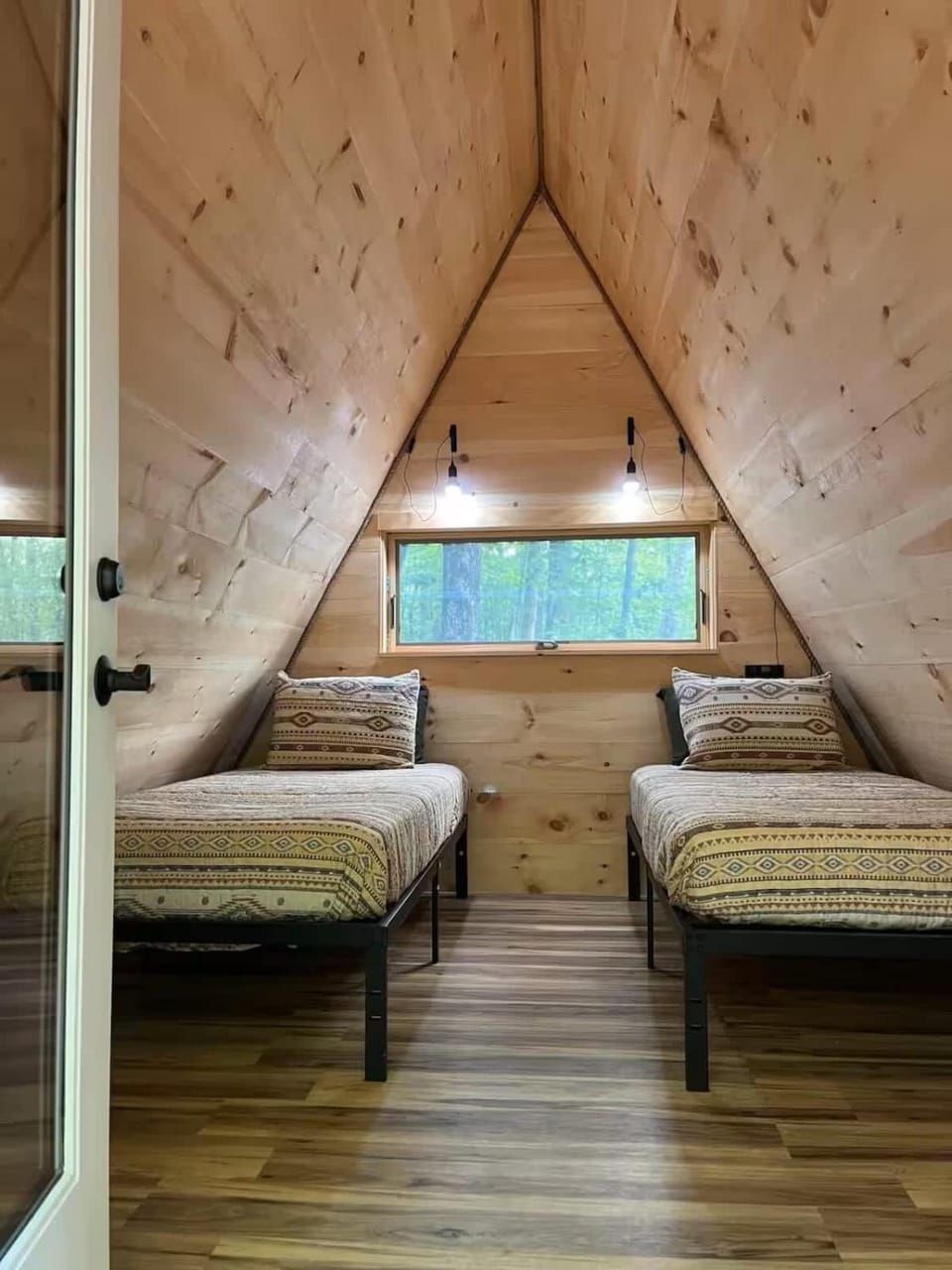White Mountains Hike-In A-Frame Disc Golf Dreams House in Lovell