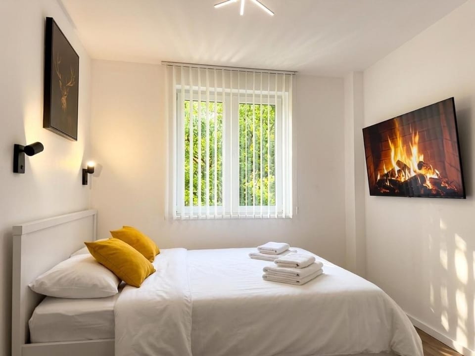 TV and multimedia, Bedroom, towels