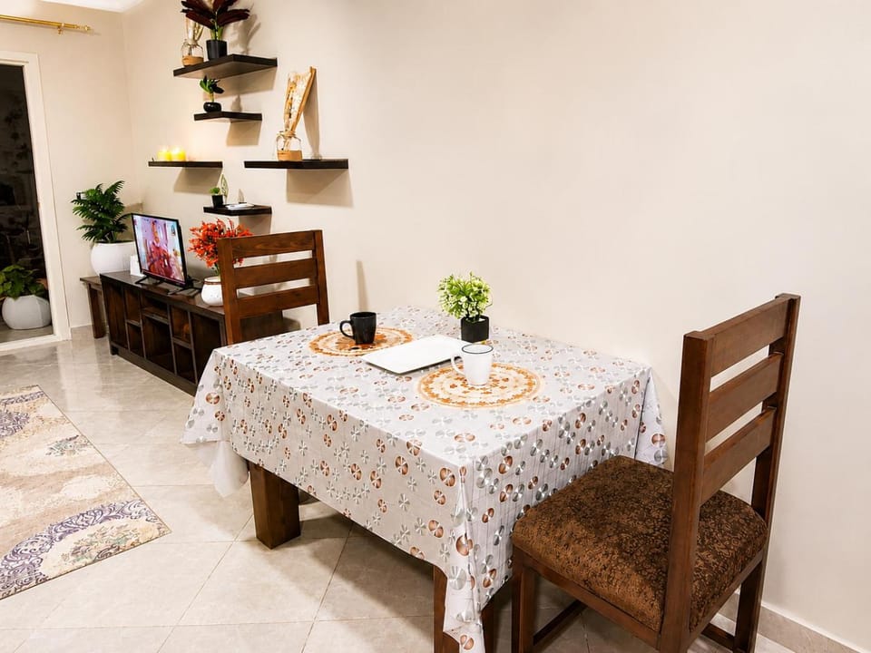 Living room, Seating area, Dining area