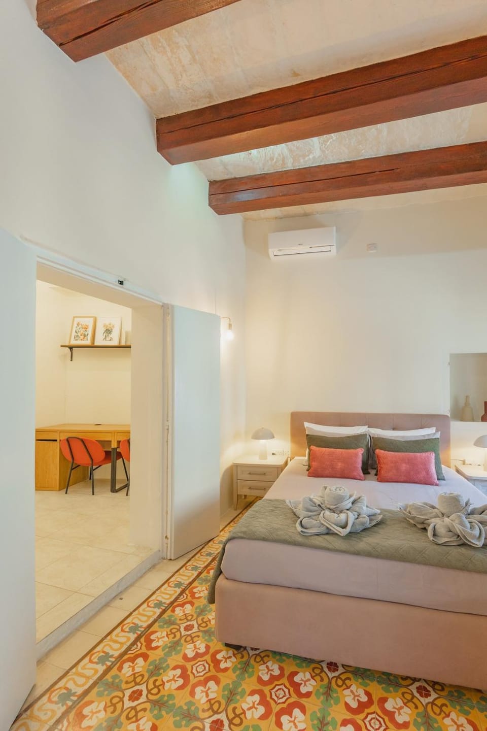 Bed, Bedroom