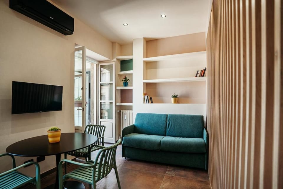 TV and multimedia, Living room, Seating area