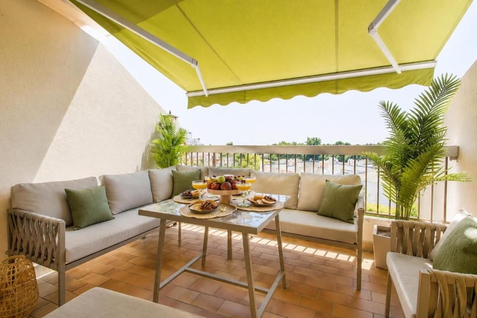 Patio, Day, Natural landscape, View (from property/room), Balcony/Terrace, Dining area
