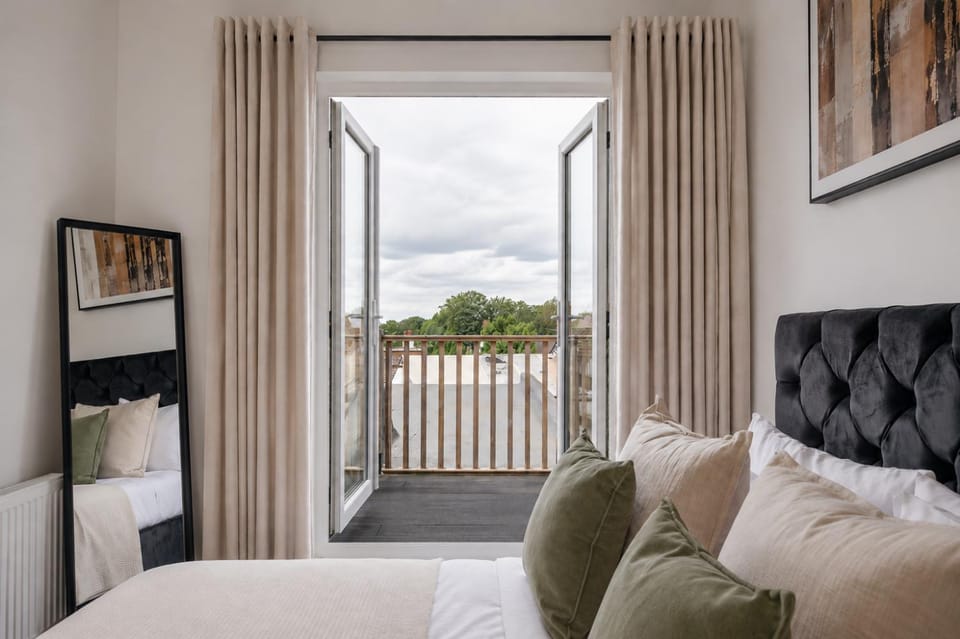 Bed, Balcony/Terrace, Bedroom