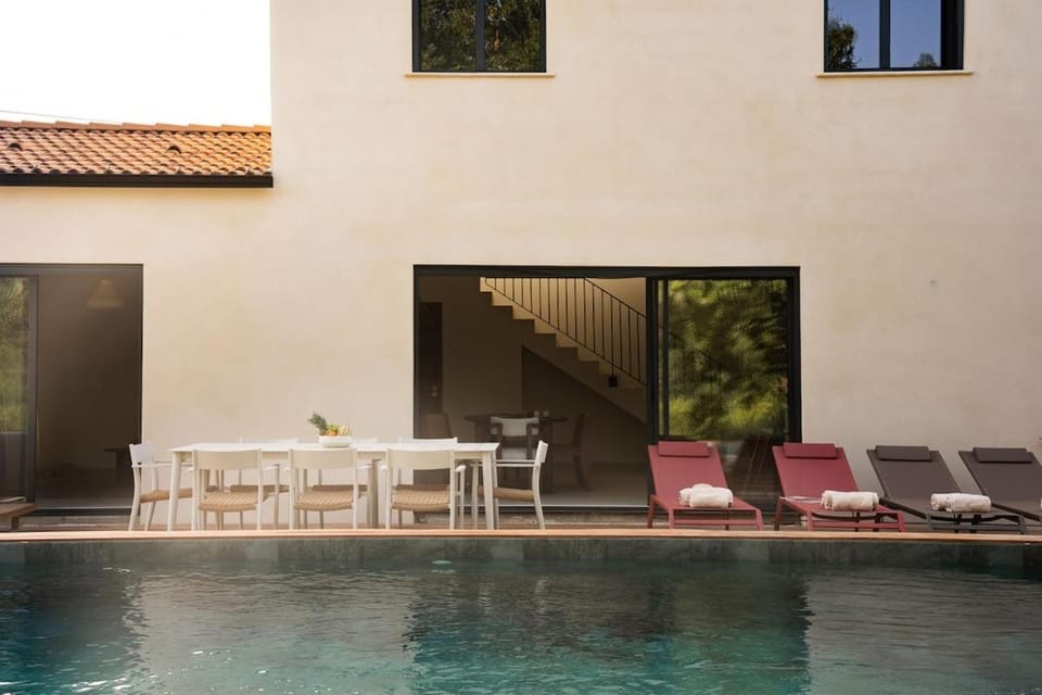 Patio, Day, Garden, Balcony/Terrace, Pool view, Swimming pool, sunbed