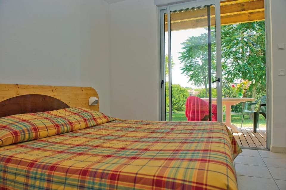 Bed, Balcony/Terrace, Bedroom