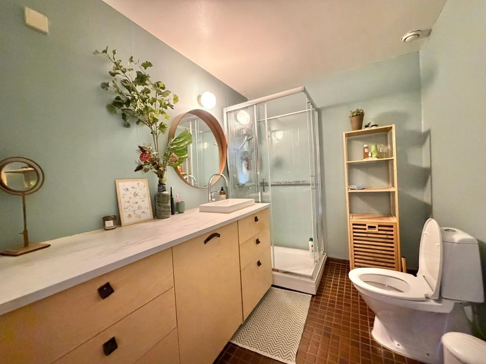 Shower, Toilet, Bathroom