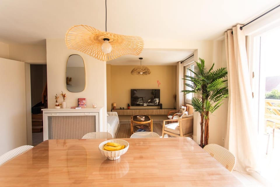 TV and multimedia, Dining area