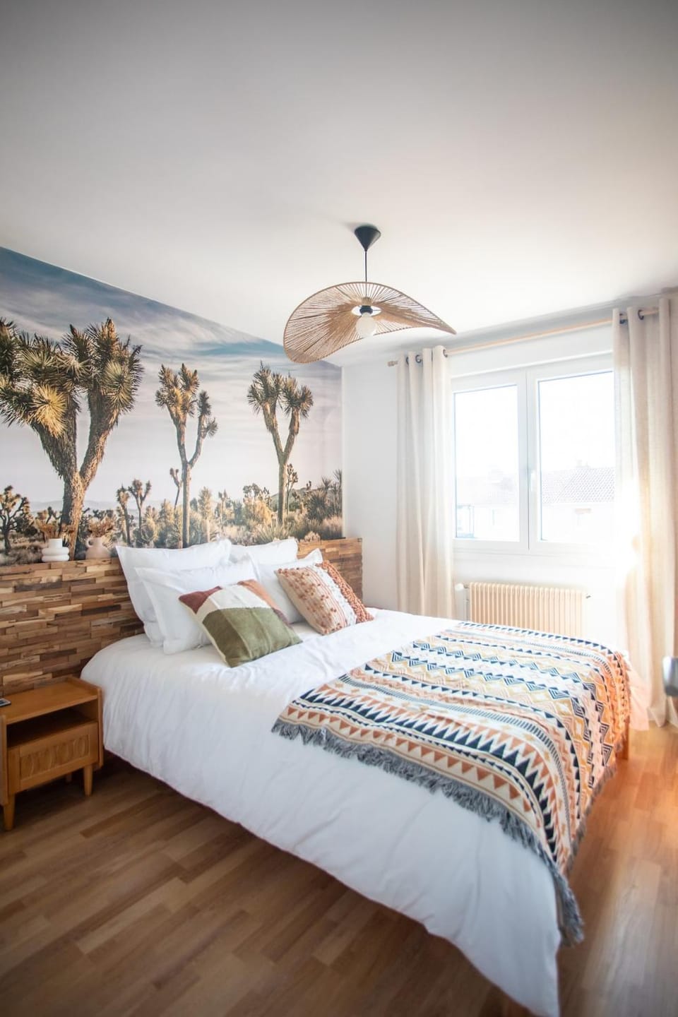 Bed, Photo of the whole room, Bedroom
