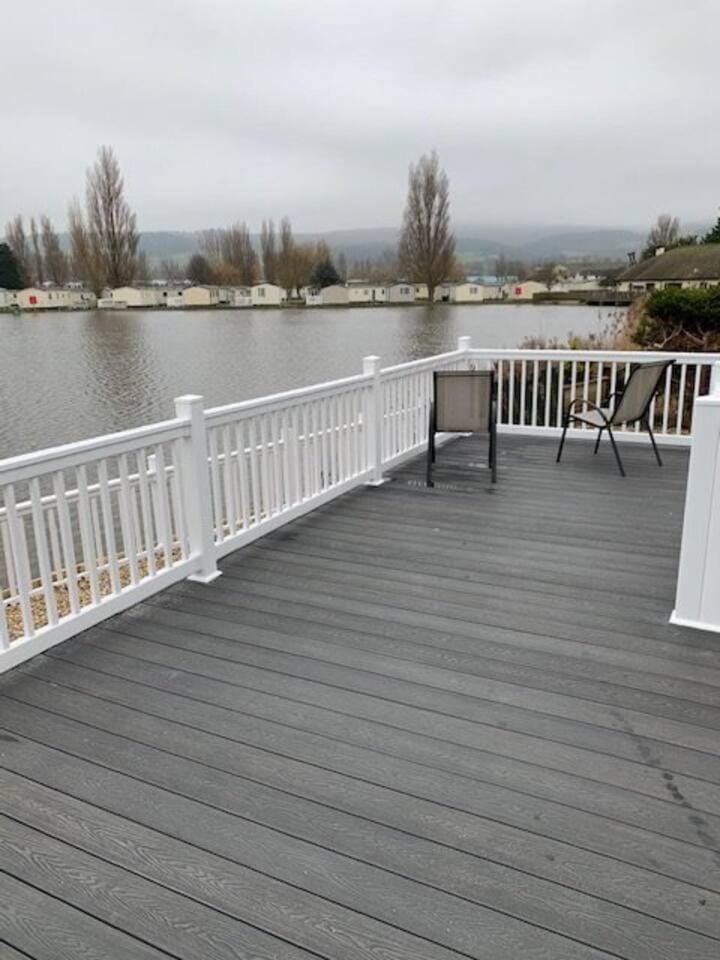 6 Lakeside Retreat Fishing Butlin's Sleeps 6 Campground/ 
RV Resort in Minehead
