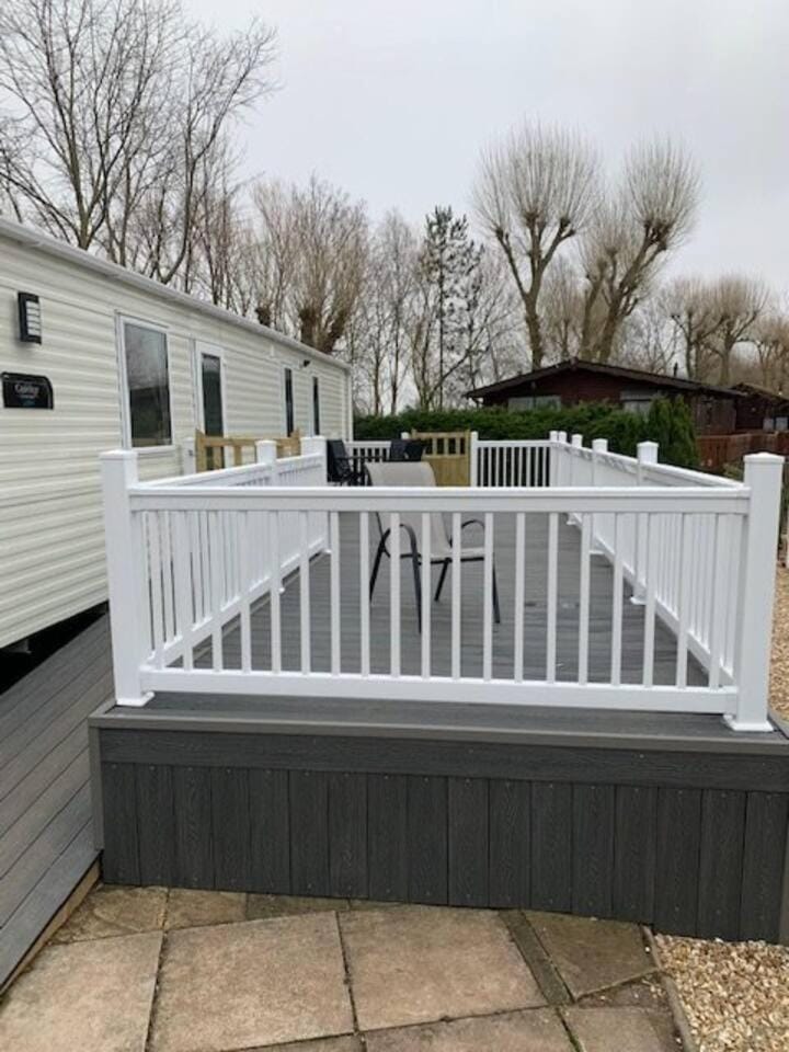 6 Lakeside Retreat Fishing Butlin's Sleeps 6 Campground/ 
RV Resort in Minehead