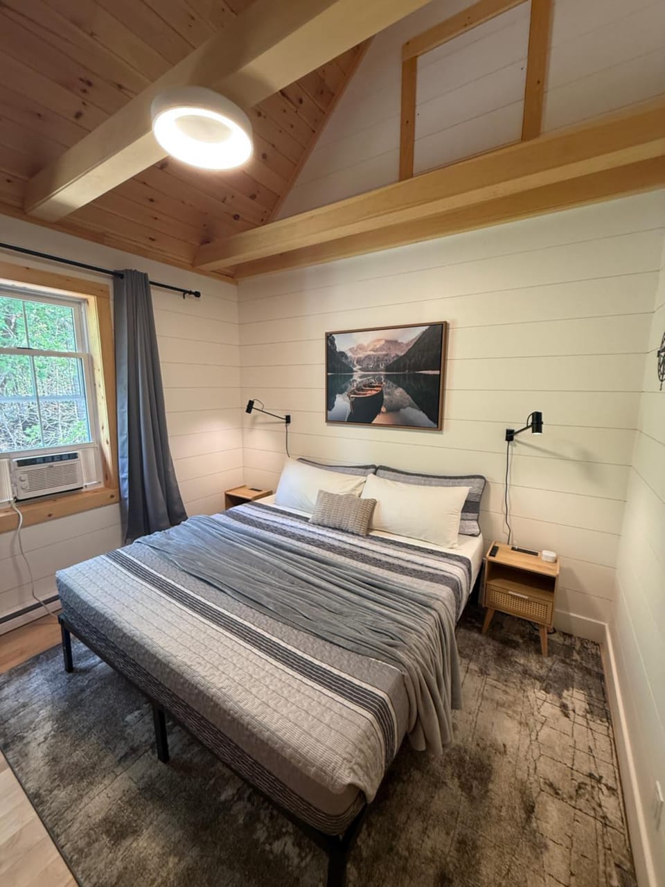Bed, Photo of the whole room