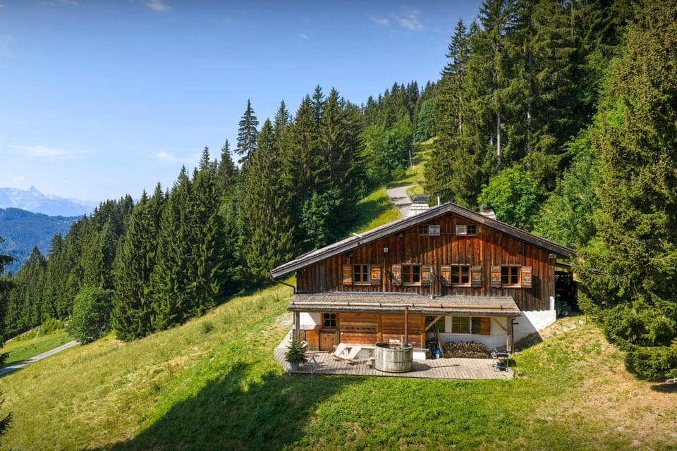 Property building, Day, Natural landscape, Summer, Mountain view