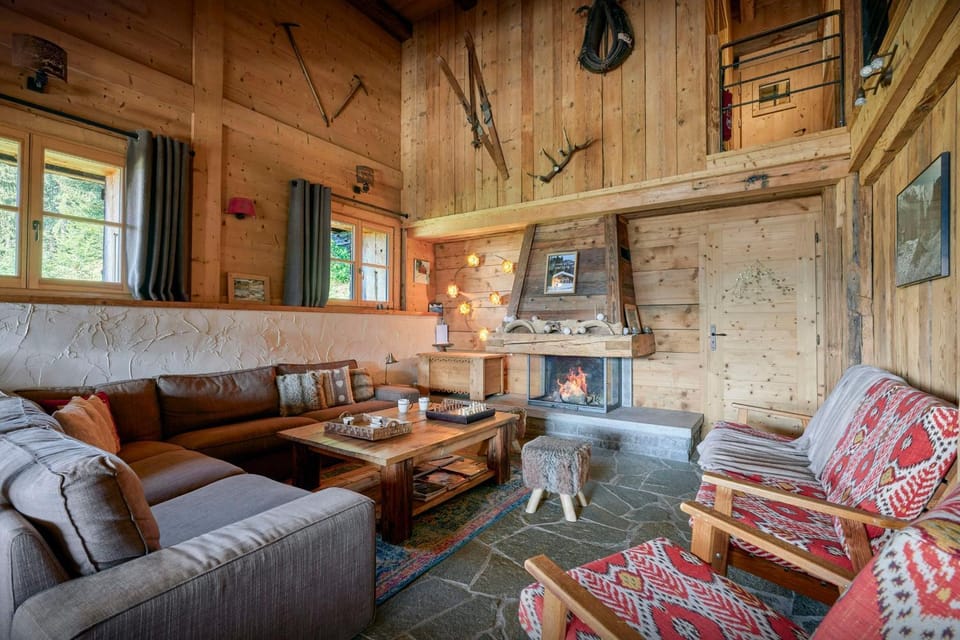 Living room, Seating area, fireplace