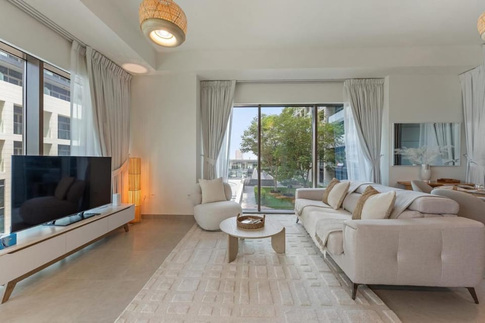 Luxury Sunlit 1BR in Saadiyat Park View Apartment in Abu Dhabi