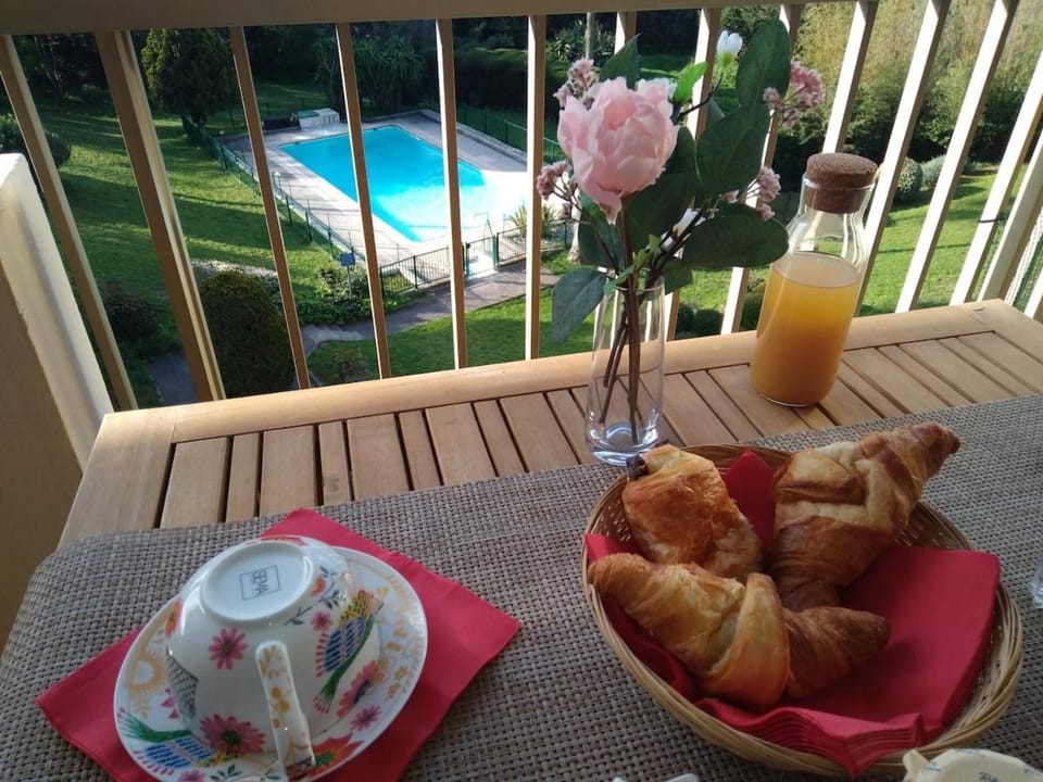 Balcony/Terrace, Swimming pool