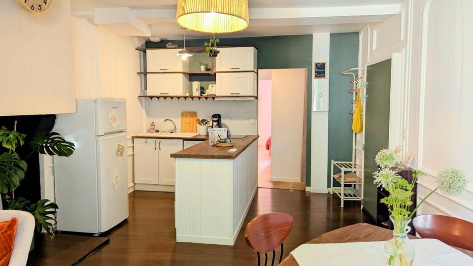 Facade/entrance, Coffee/tea facilities, dishwasher, oven, stove, toaster, kitchen