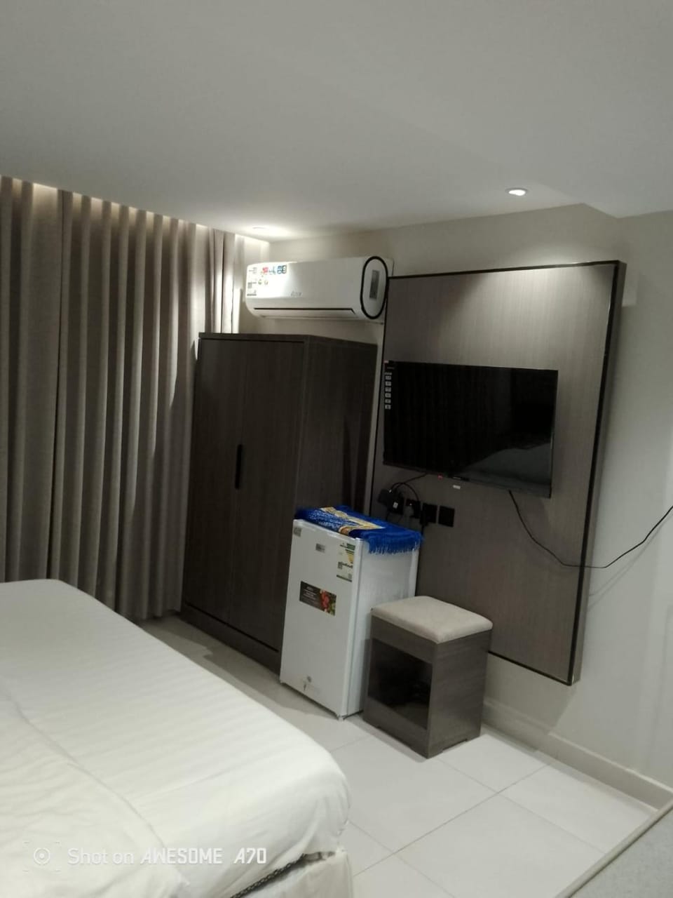 Bed, TV and multimedia, Bedroom, air conditioner
