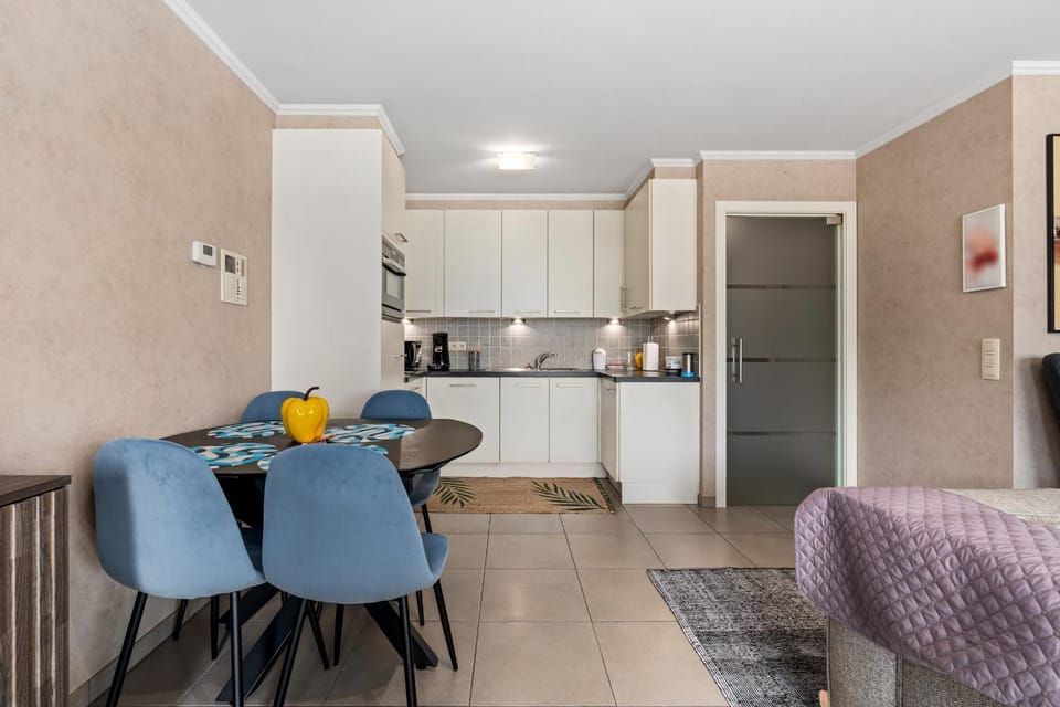 Dining area, kitchen