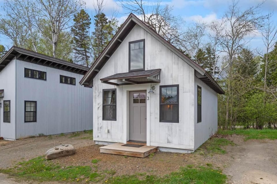 The Evergreen | Walk to Rangeley Lake, Sled & ATV Access House in Rangeley Lake