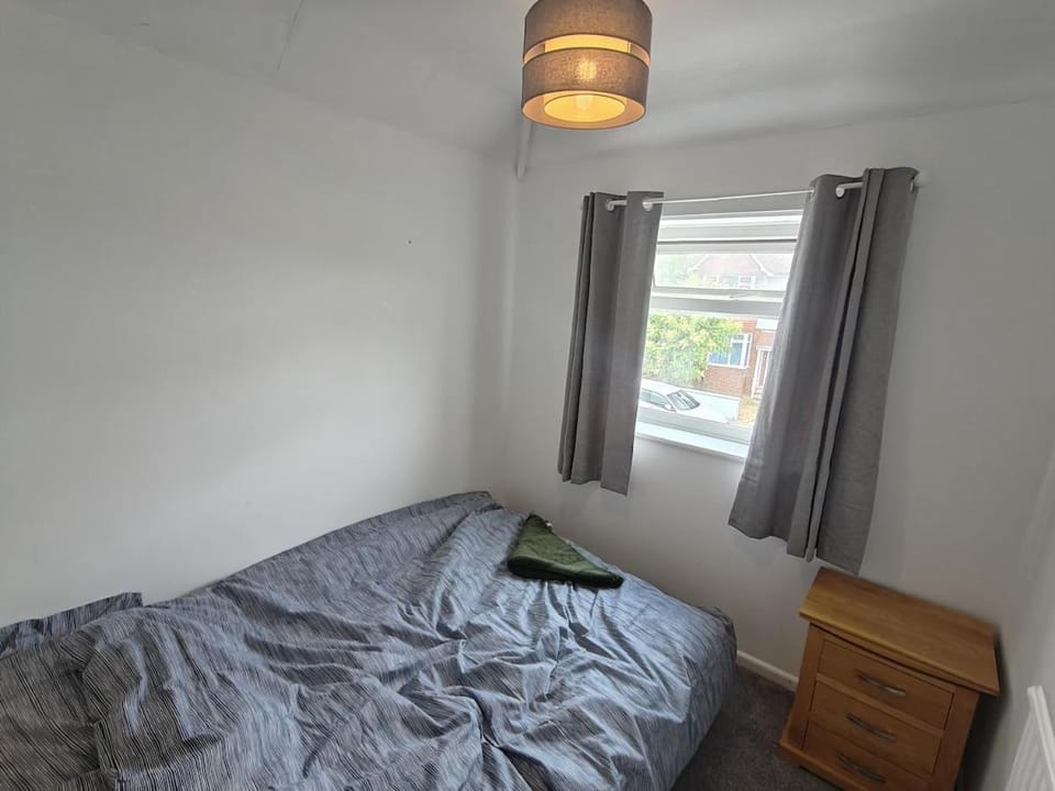 Entire 3-bed home in Guildford, Surrey, UK House in Guildford