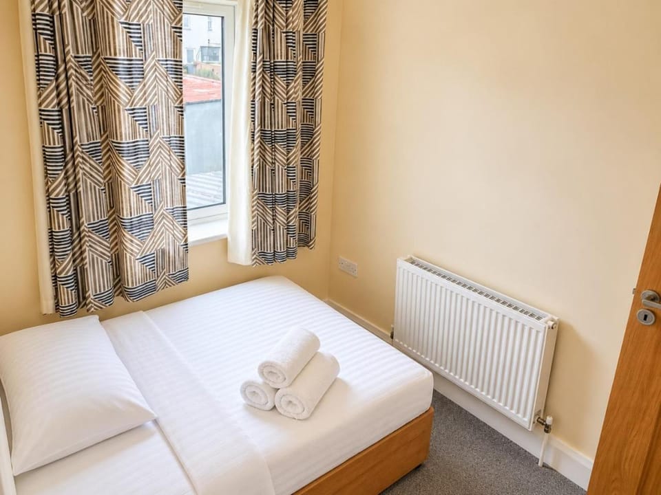 Spacious 3BR House wiz Free Parking WiFi House in County Galway