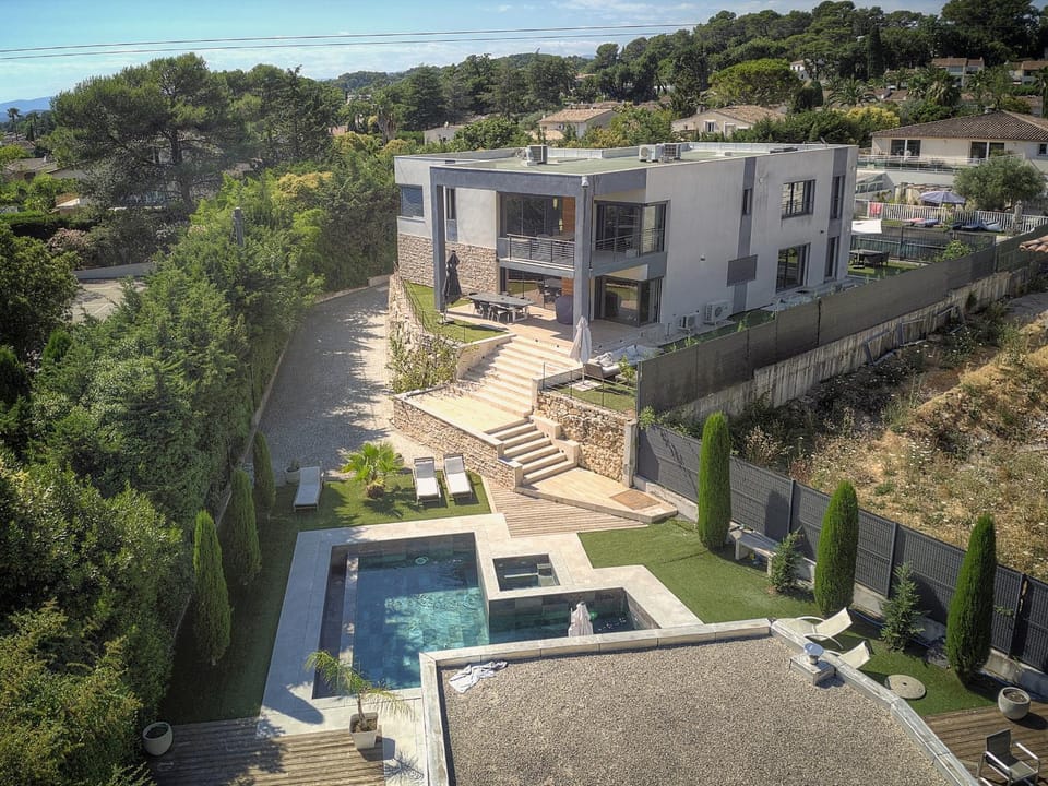 Villa exceptionnelle 9 bedrooms Mougins Villa in Valbonne