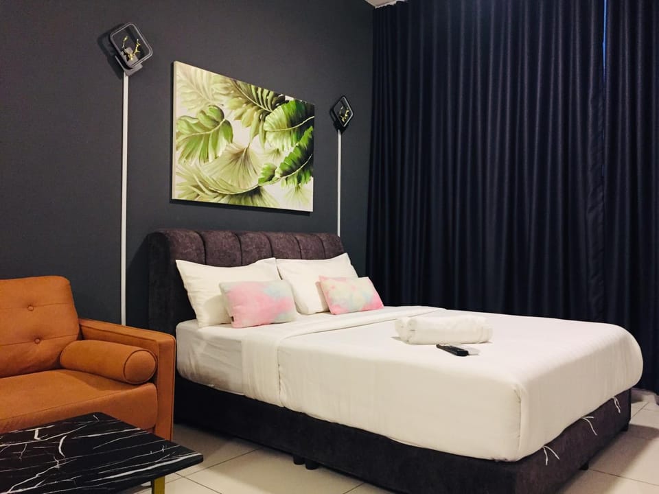 Bed, Seating area, Bedroom