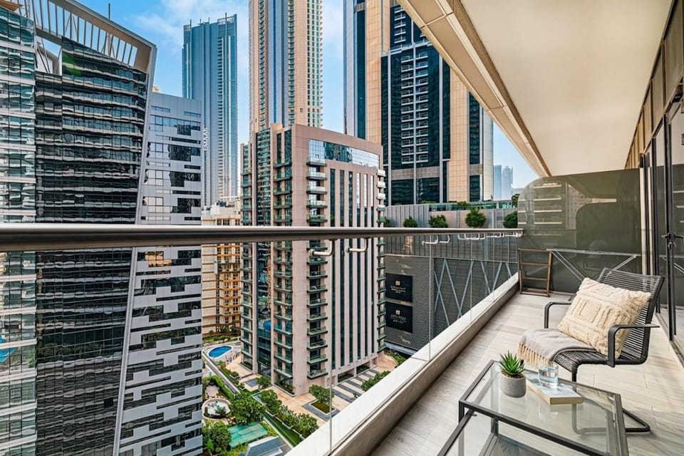 RP Heights! Prime Location! 1-minute walk to Dubai Mall! Apartment in Dubai