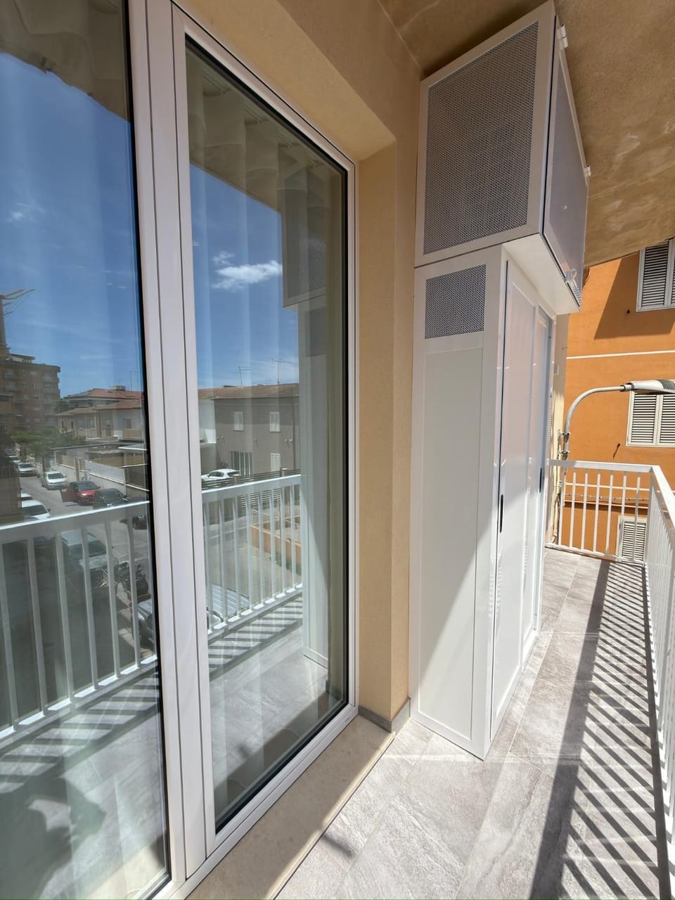 Property building, Day, View (from property/room), Balcony/Terrace