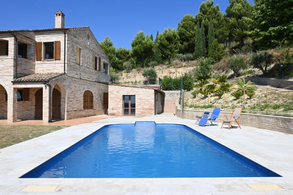 SNB001 - Pedaso, trilocale in splendida villa con piscina Apartment in Marche