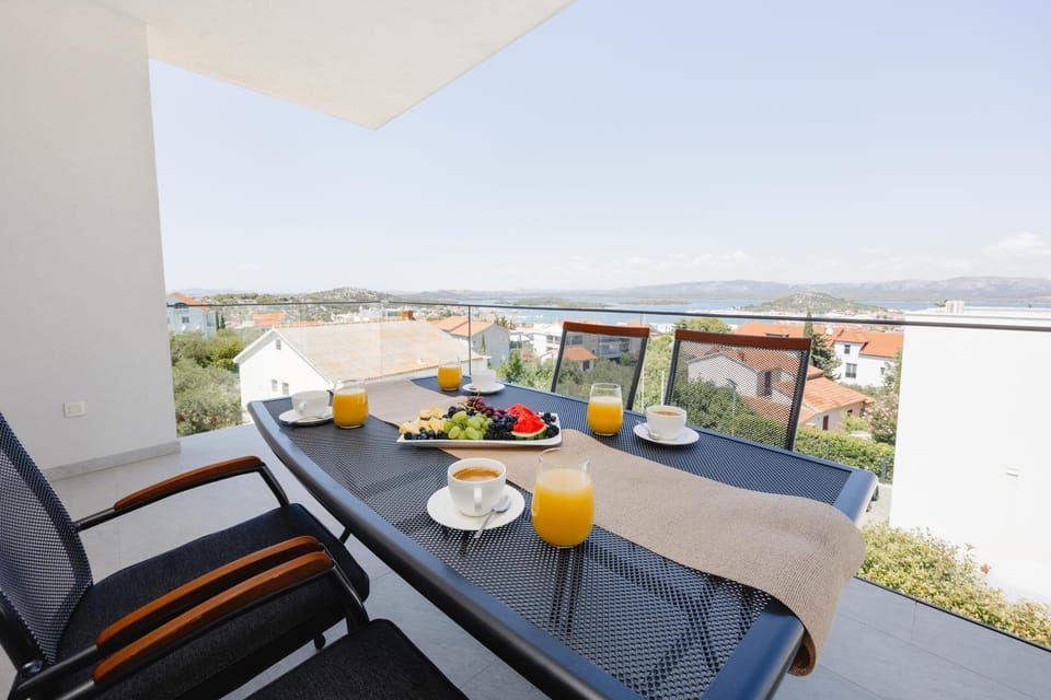 Top Hill Apartment Apartment in Murter