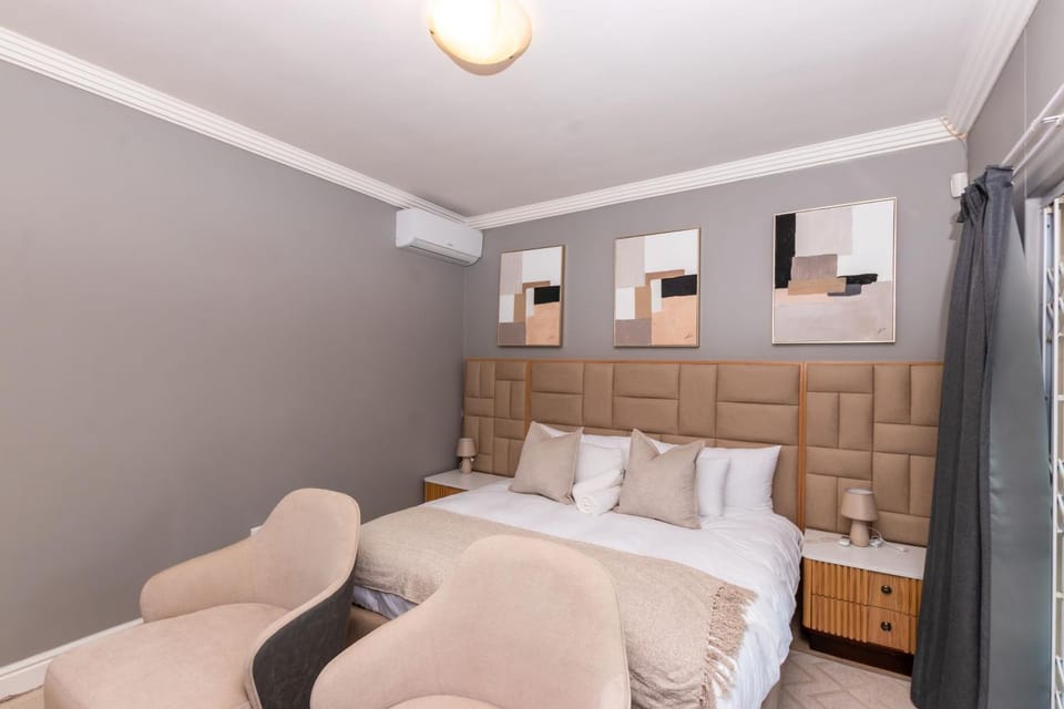 IsikaSea Luxury Guesthouse Bed and Breakfast in Port Elizabeth