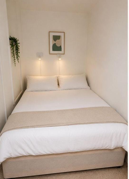 Tivoli's home Apartment in London Borough of Southwark