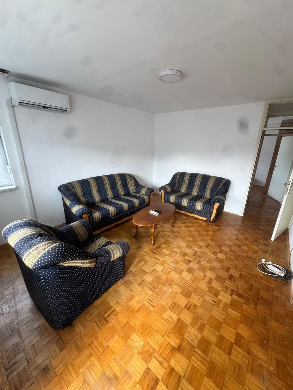 Living room, Seating area, air conditioner