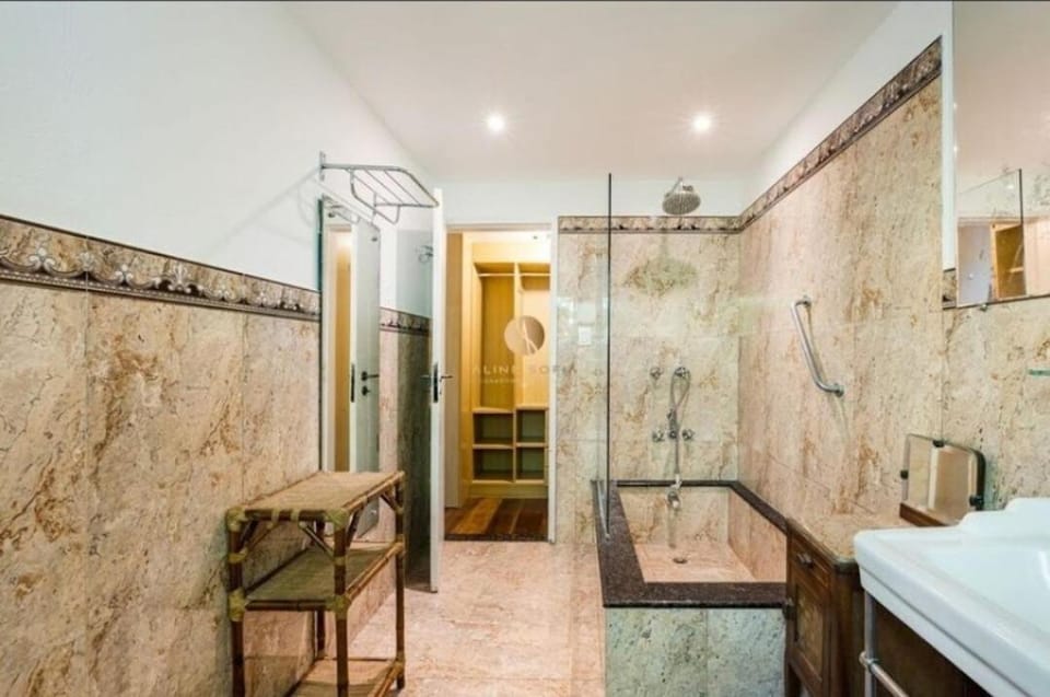 Shower, Hot Tub, Bathroom, Bath