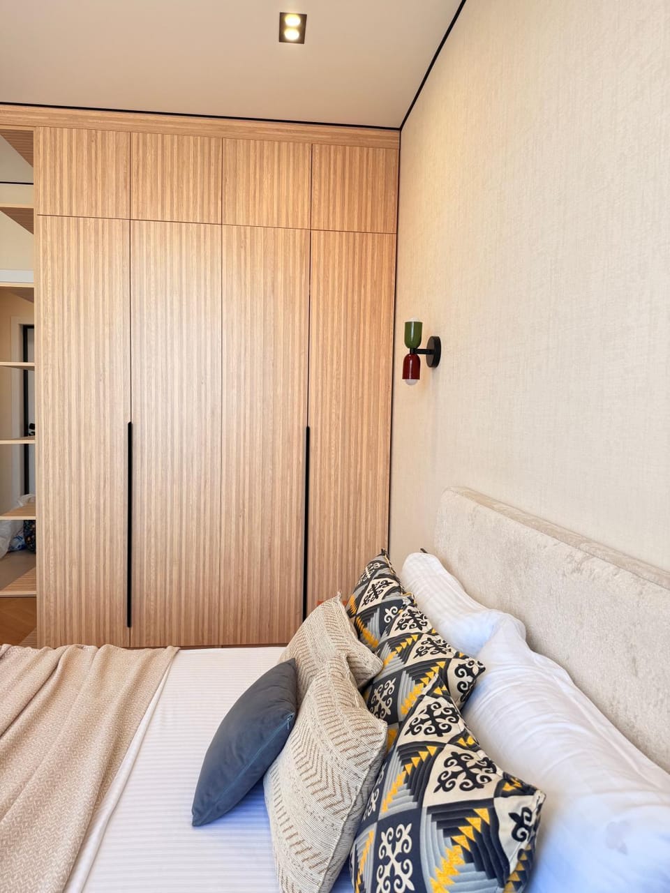 Bed, Photo of the whole room, Bedroom, wardrobe