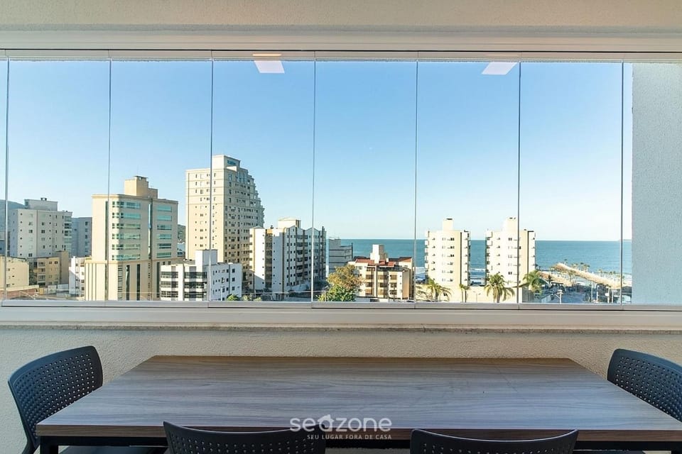 Dining area, City view