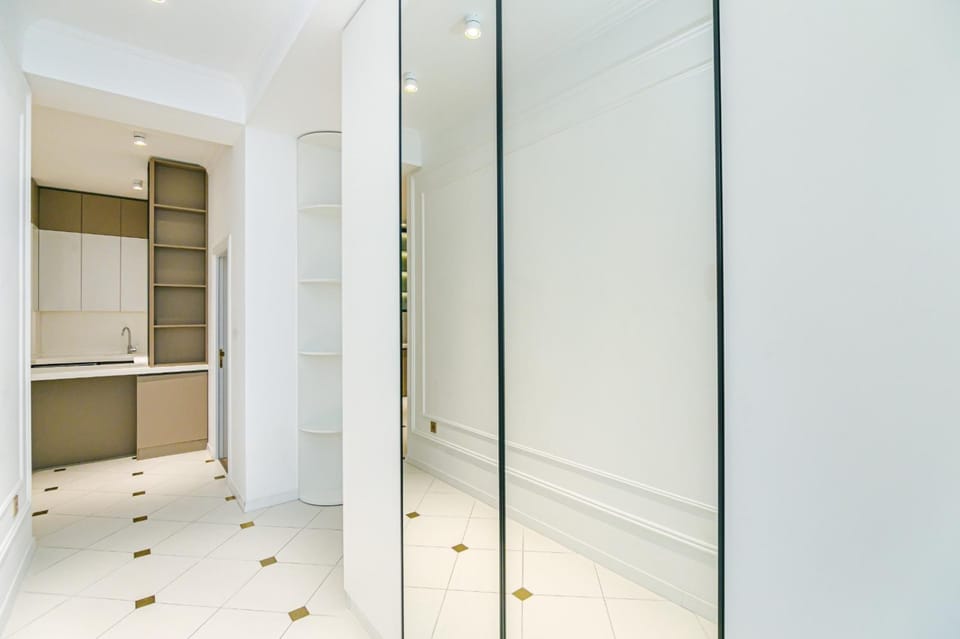 Property building, Facade/entrance, wardrobe
