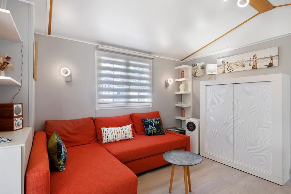 Mobil home avec Piscine House in Saint-Gilles-Croix-de-Vie
