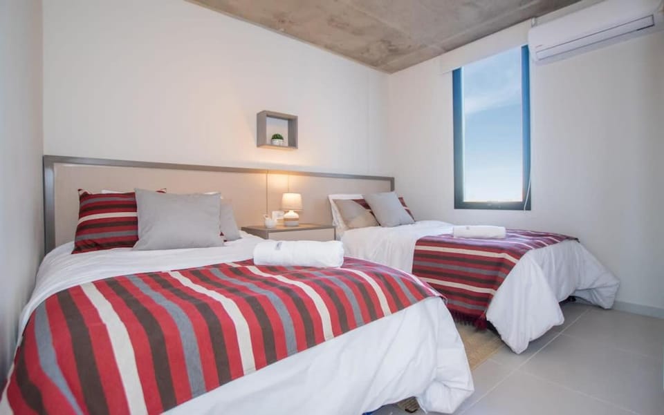 Apartment Near Malls with Pool Gym Cinema and WiFi Apartment in Asunción