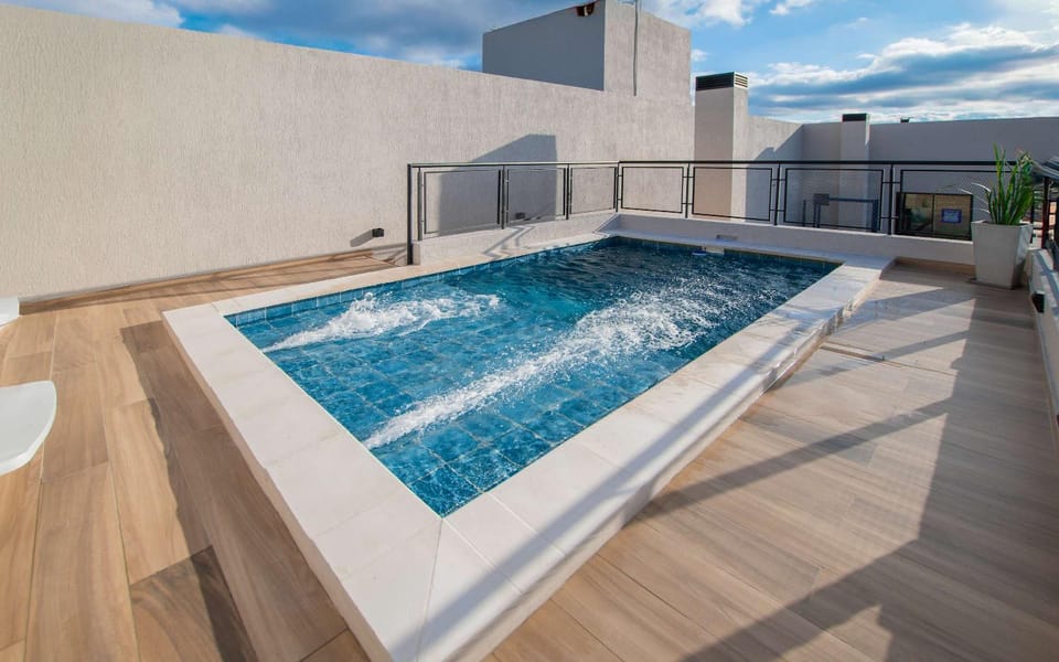 Spacious One-Bedroom Near Shopping and Dining Apartment in Asunción